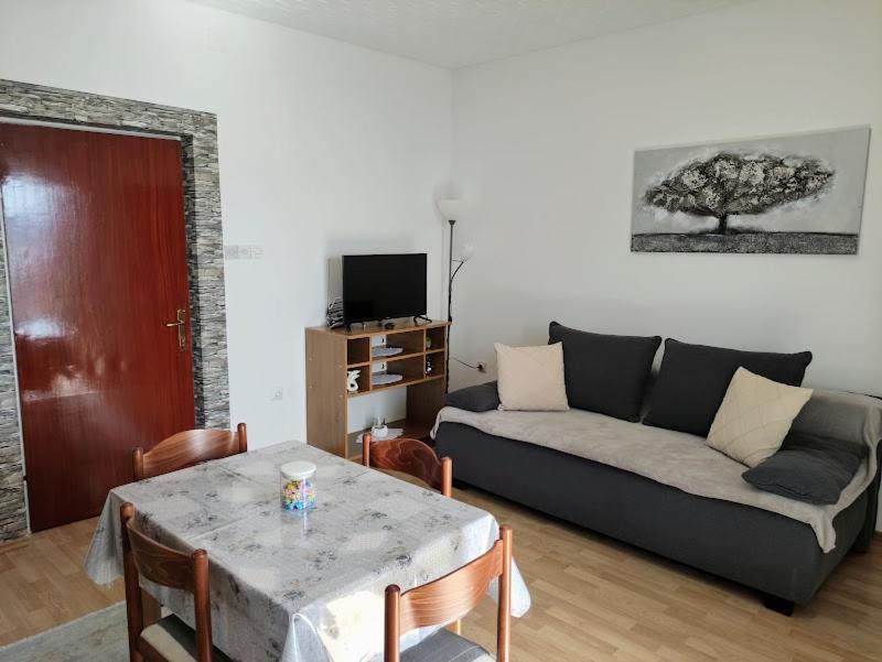 Mila A1 & A2 & 3 Trogir