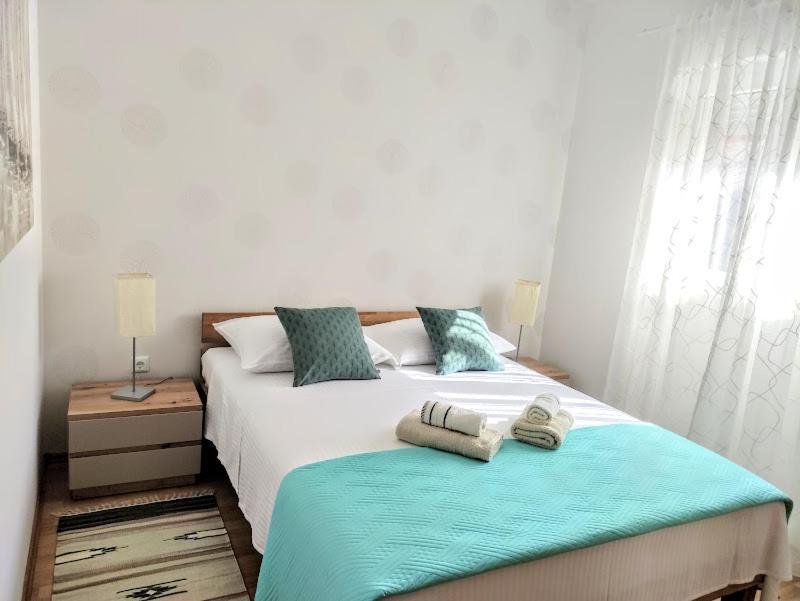 Mila A1 & A2 & 3 Apartment *