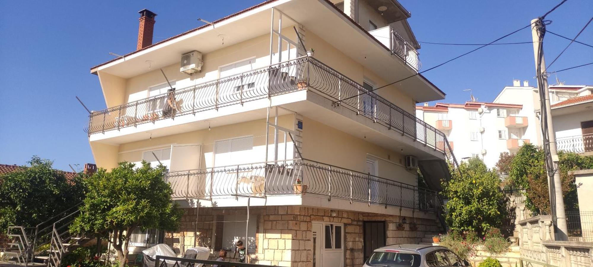Mila A1 & A2 & 3 Trogir