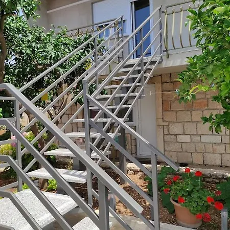 Apartmani Mila A1 & A2 & 3 Traù Esterno foto